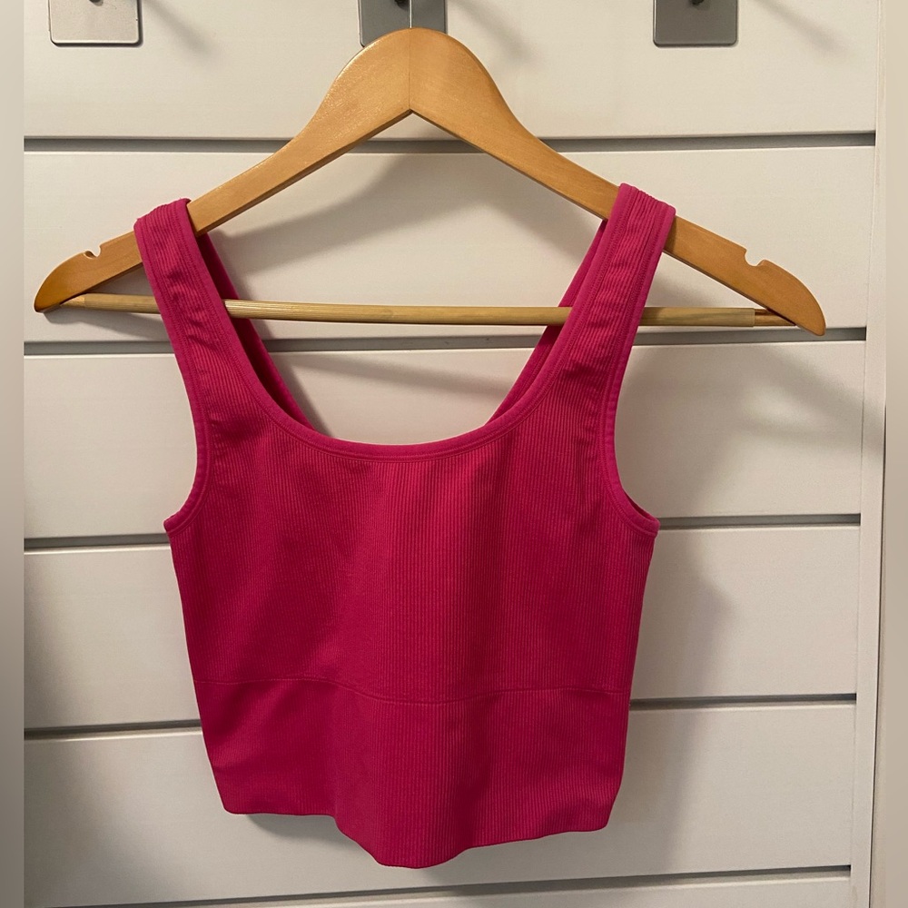 Athleta 🩷 pink crop top, size small